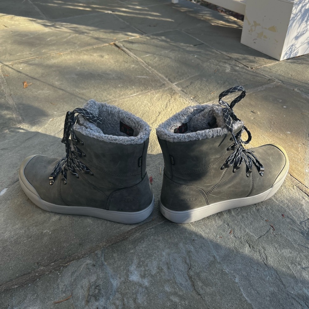 Keen waterproof Elena women’s hiking boots, size 8.5US, 39EU. Worn twice! - Picture 6 of 7